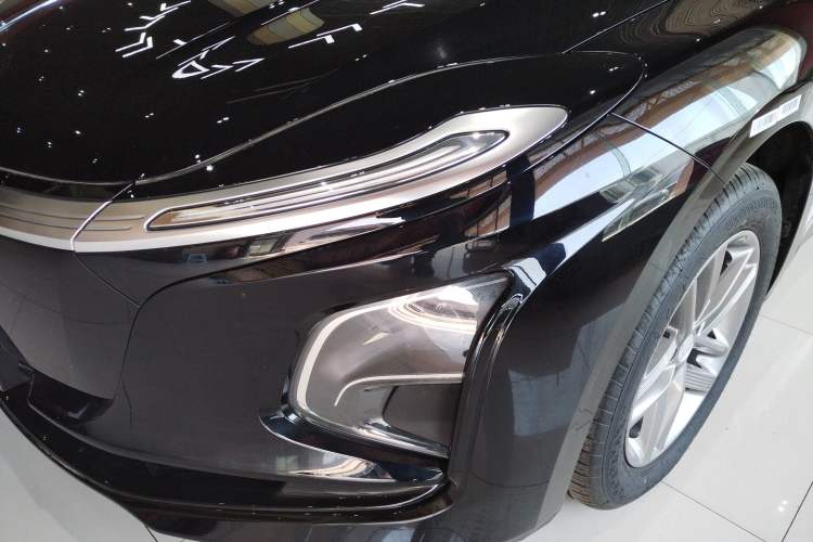 Used Hongqi E-QM5 2025 500km Range Commuter Version