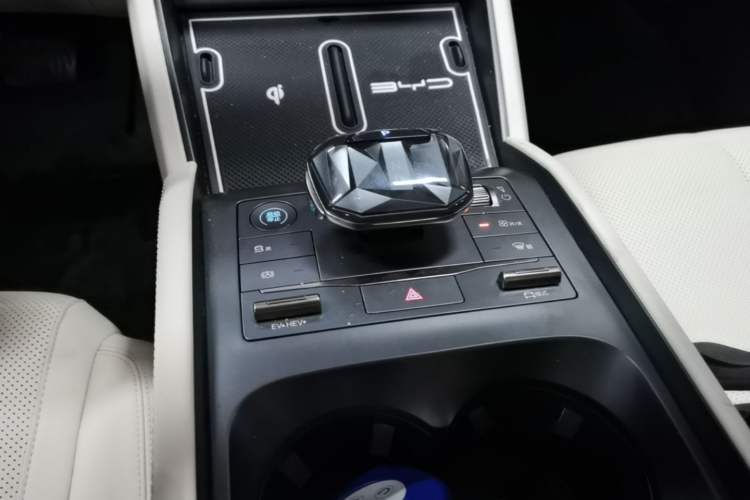 Used BYD Qin L 2024 DM-i 80KM Leading Model
