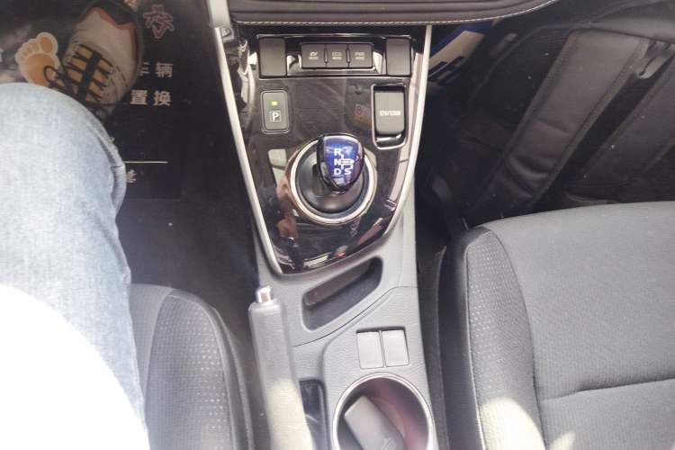 Used Toyota Corolla 2017 Revised Dual-Engine 1.8L E-CVT Leading Edition Gear Lever