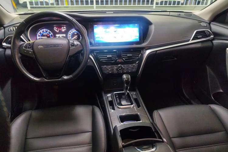 Used Venucia T90 2018 2.0L CVT Smart Connect Luxury Edition China V Standard
