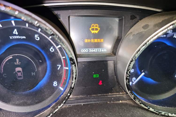 Used Hyundai Sonata 2014 2.4L Automatic Leading Edition China IV Standard Odometer Close Up