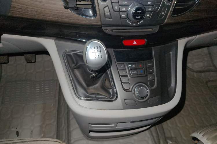 Used JAC Group Refine M5 2014 Colorway 2.0T Gasoline Manual Business Edition
