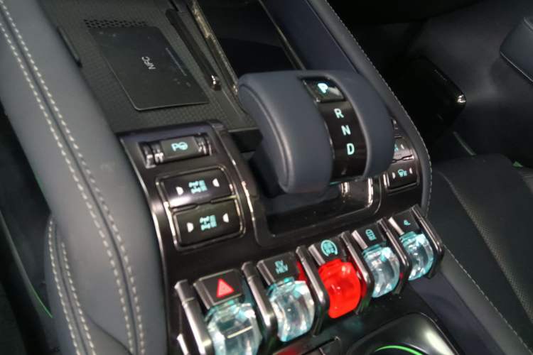 Used Formula Leopard Leopard 5 2023 Navigator Edition
