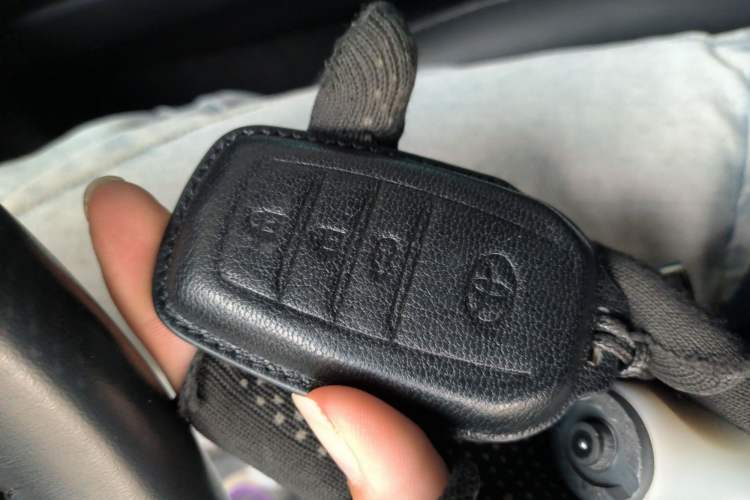 Used Toyota Camry 2021 2.0G Luxury Edition
