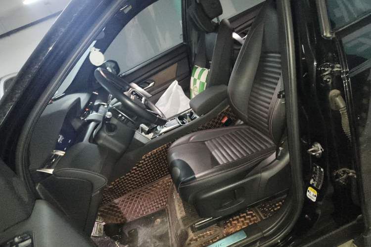 Used Land Rover Discovery Sport 2022 Revised Version 249 PS R-Dynamic S Performance Edition 5 Seats