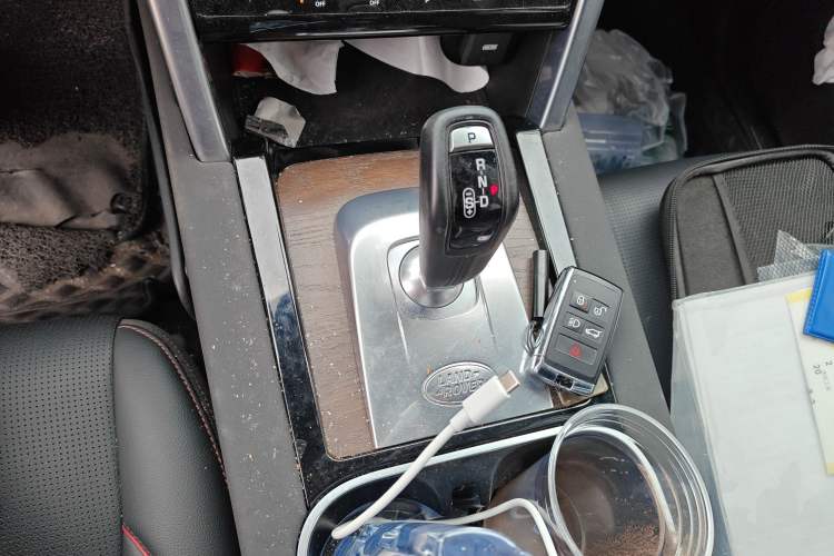 Used Land Rover Discovery Sport New Energy 2021 P300e Performance Tech Edition Gear Lever