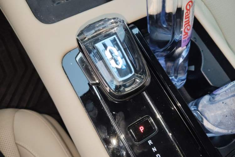 Used Hima AITO M7 2024 1.5T Rear-Drive Plus Version 6 Seats Gear Lever