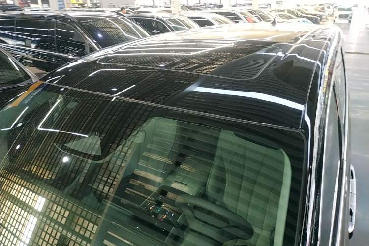 Used Denza D9 2022 EV 600 Four-Wheel Drive Prestige Model Roof