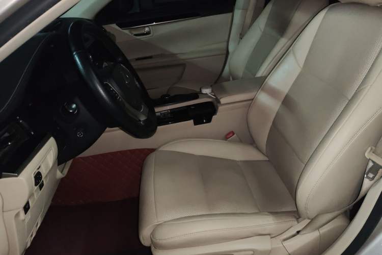 Used Lexus ES 2014 300h Elite Edition Left Front Seat