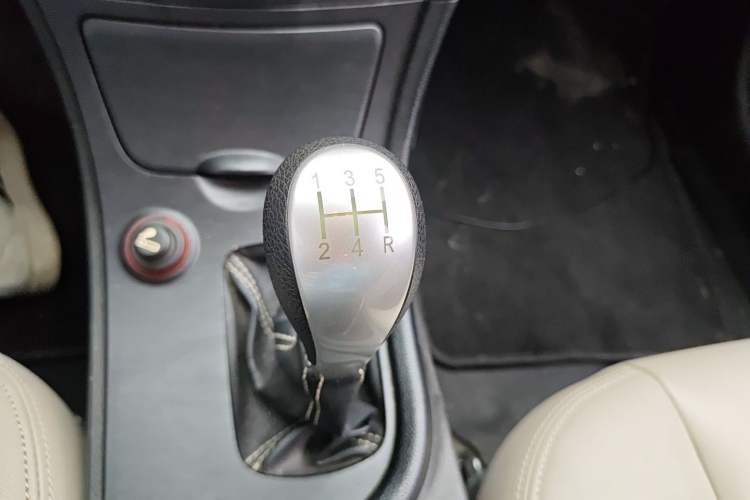 Used GAC Trumpchi GA3S Vision 2014 1.6L Manual Luxury ESP Version Gear Lever