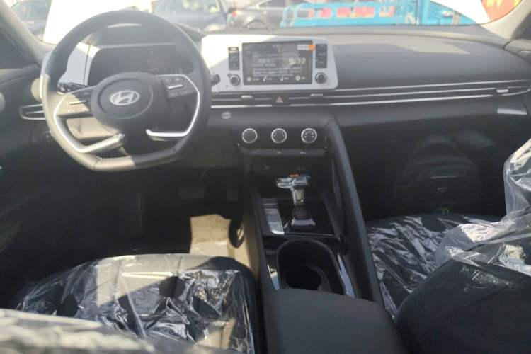 Used Hyundai Elantra 2023 1.5L CVT GLX Elite Edition Audio And AC Panel