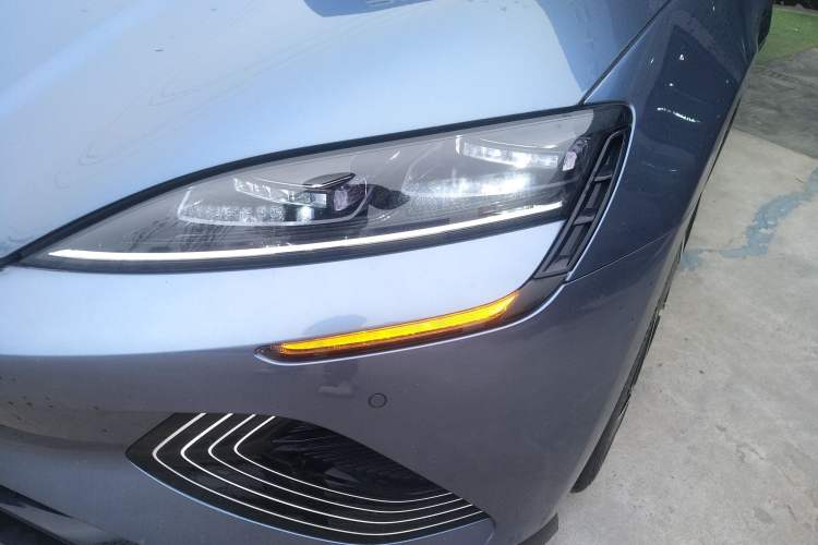 Used BYD Seal 2022 650 km All-Wheel-Drive Performance Version
