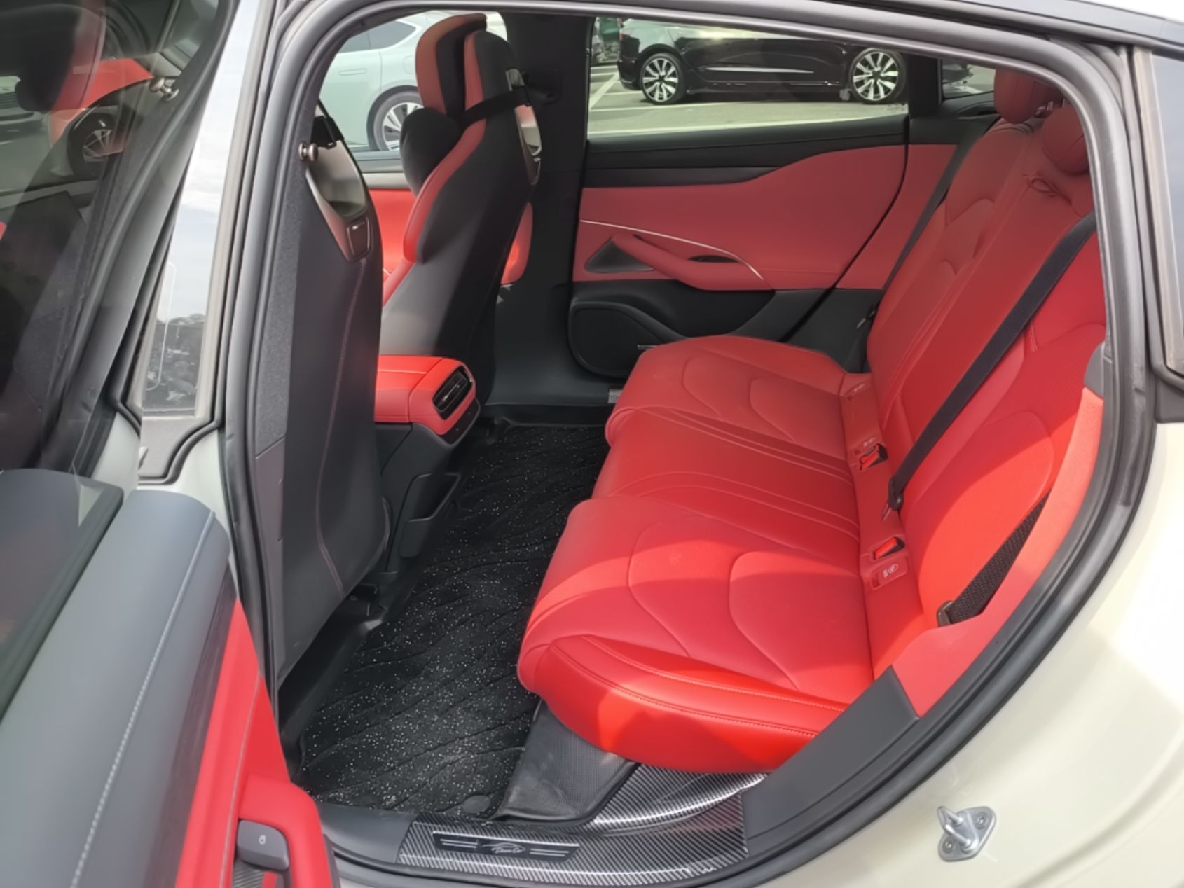 Xiaomi Auto SU7 2024 Rear-Drive Ultra-Long Range Advanced Pro-Level Intelligent Driving Version — снимка 20