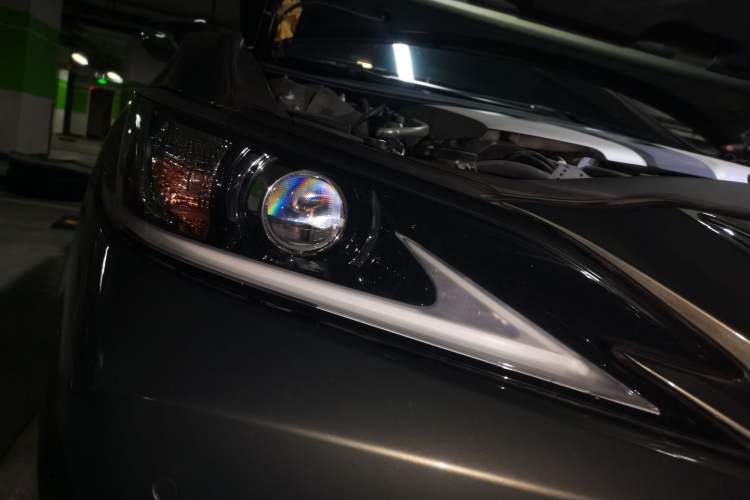 Used Lexus ES 2020 300h Premier Edition