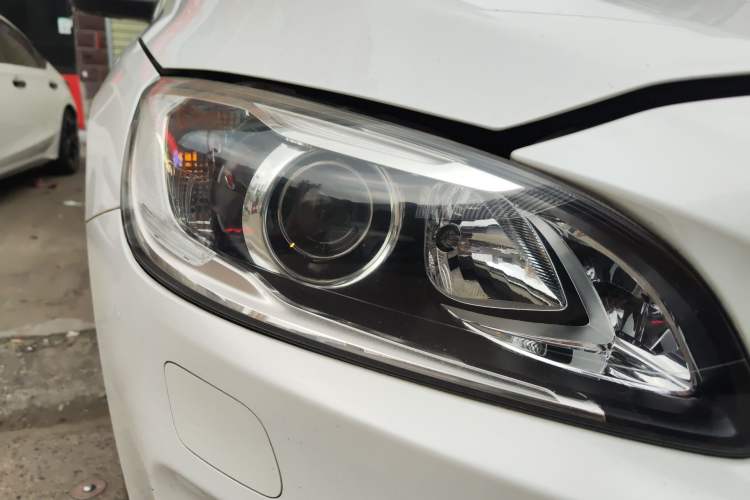 Used Volvo S60 2018 S60L T3 Smart Progress Edition Right Front Headlight