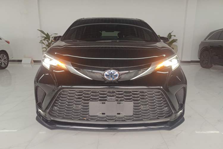 Used Toyota Granvia 2022 2.5L Hybrid Flagship Edition