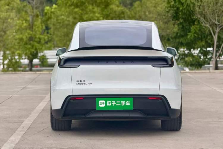 Used Tesla Model Y L 2025 Model Long-Range All-Wheel-Drive Version
