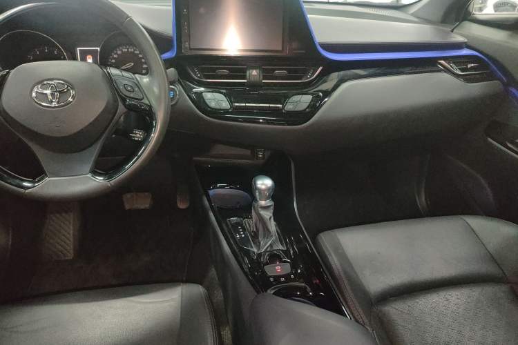 Used Toyota IZOA 2020 2.0L Yichi Version