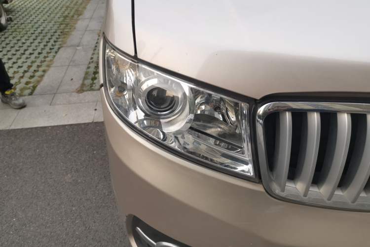 Used Jinbei Hiace X30 2019 1.5L Van Comfort Model China VI SWC15M
