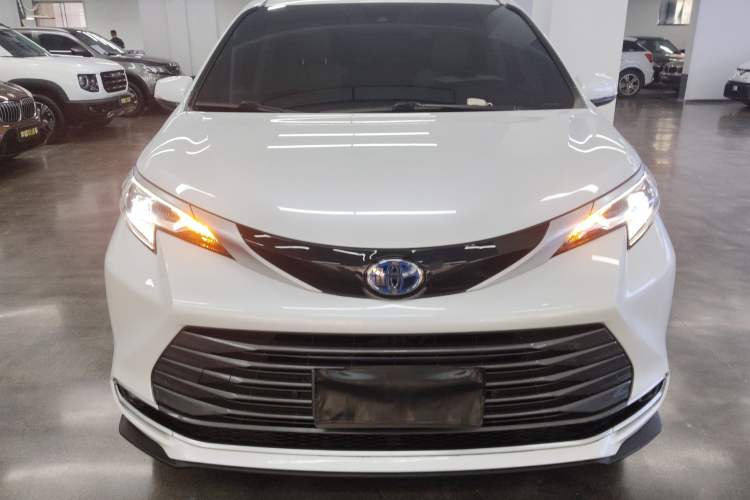 Used Toyota SIENNA 2021 2.5L Hybrid Premium Edition
