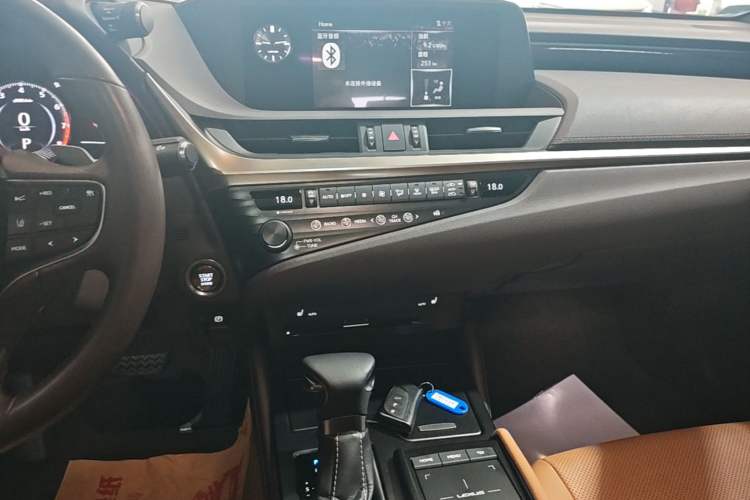 Used Lexus ES 2018 200 Excellence Edition China V Standard
