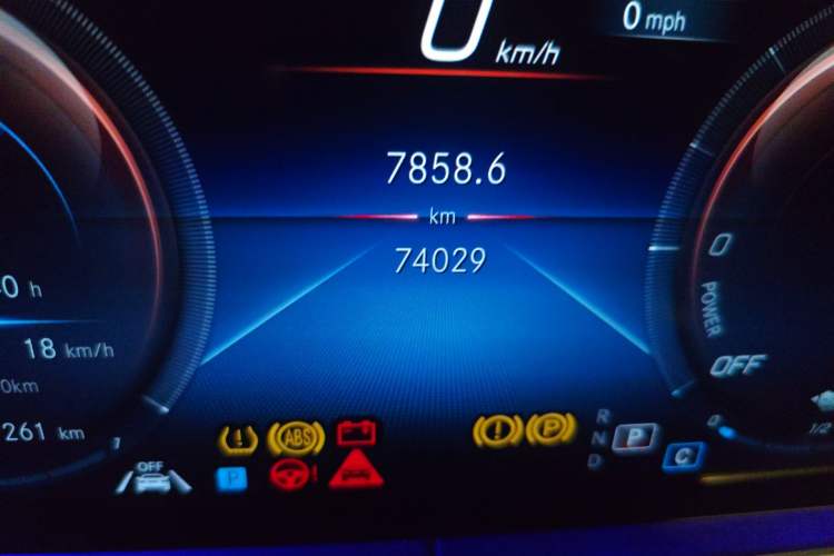 Used Mercedes-Benz E-Class New Energy 2021 E 350 e L Plug-in Hybrid Sports Sedan Odometer Close Up