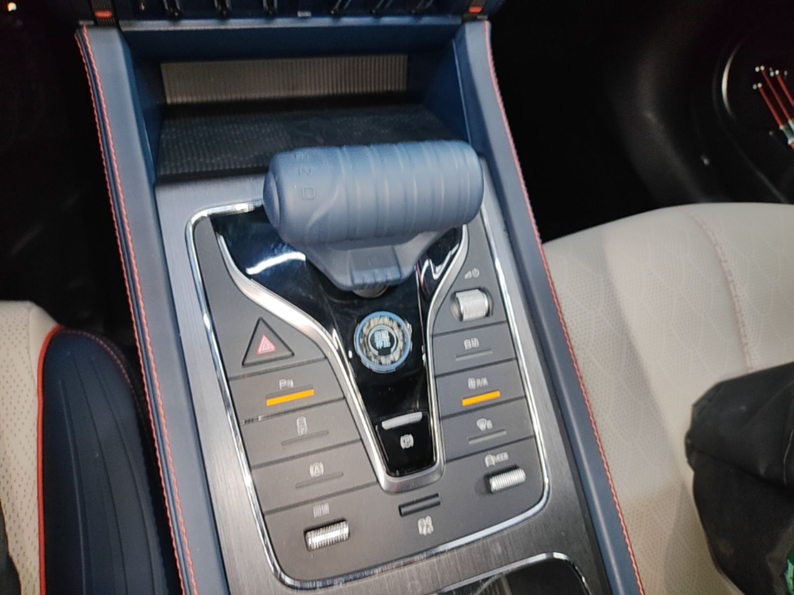 BYD Yuan PLUS 2022 430 km Luxury Version - Luxury — снимка 16