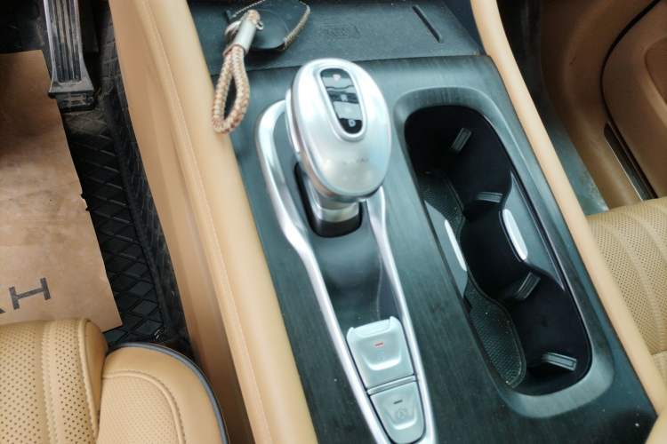 Used VOYAH Dream 2022 Low-Carbon Edition Dream+ Smart Enjoyment Package Gear Lever