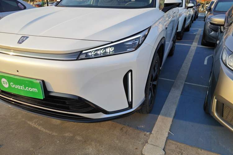 Used Roewe D5X DMH 2024 135 Tech Edition
