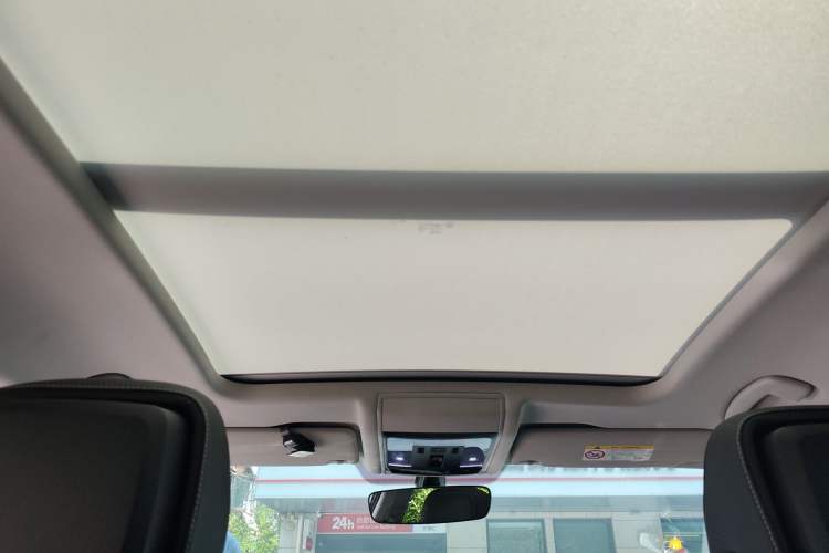 Used Volkswagen Passat 2025 Premium Version 380TSI Dragon Edition Headliner