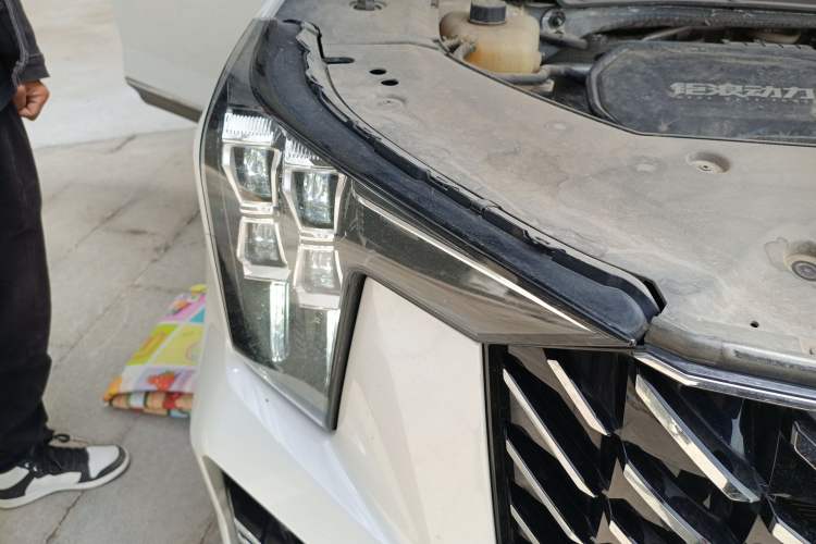 Used GAC Trumpchi GS8 2022 Linghang Series 2.0 TGDI Two-Wheel Drive Luxury Smart Connectivity Version (6 Seats) Right Front Headlight