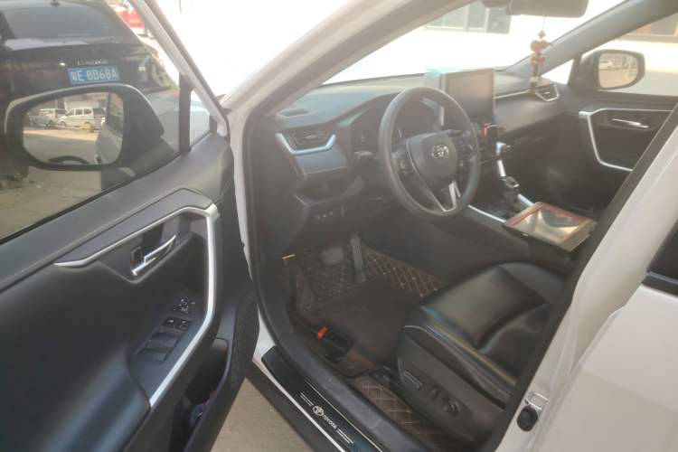 Used Toyota RAV4 2021 2.0L CVT Two-Wheel Drive Fashion PLUS Edition