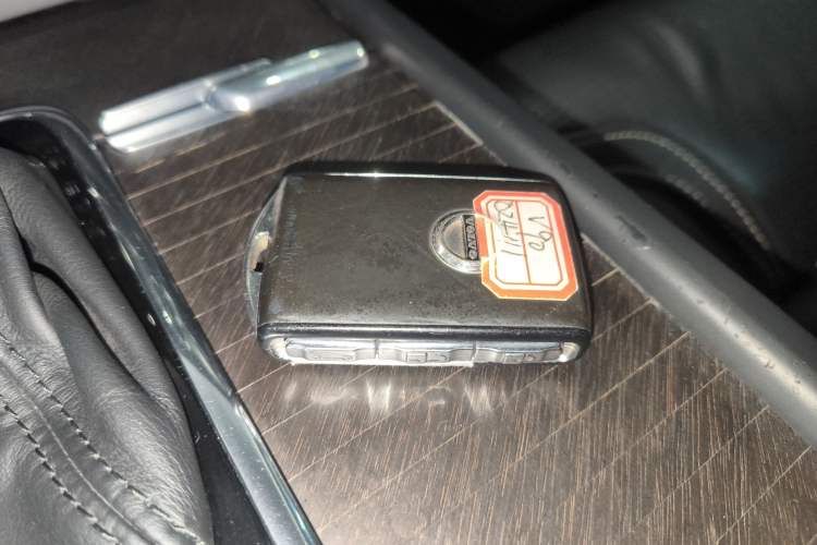 Used Volvo V90 2017 Cross Country T5 AWD Prestige Edition
