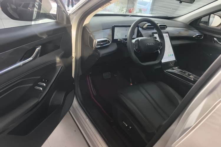 Used Dongfeng Aeolus Mage 2023 1.5T Luxury Edition
