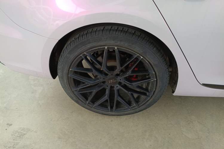 Used MG 6 2020 1.5T Automatic Trophy Luxury Edition Right Rear Wheel Hub