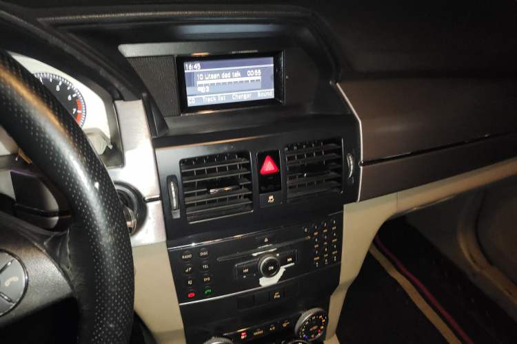 Used Mercedes-Benz GLK-Class 2011 GLK 300 4MATIC Dynamic Model
