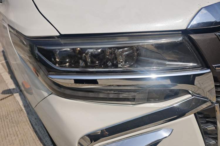 Used Toyota Alphard 2012 3.5L Luxury Edition

