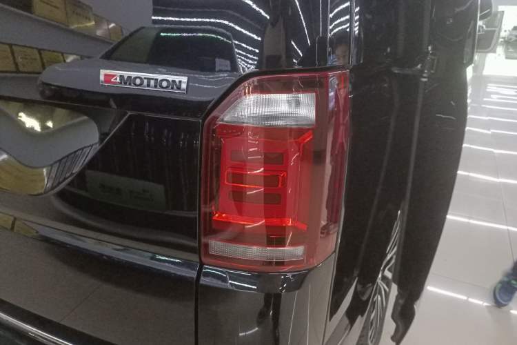 Used Volkswagen Multivan 2018 2.0 TSI 4x4 Explorer Edition 7-Seater
