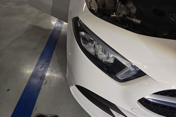 Used Mercedes-Benz A-Class 2021 A 200 L Sport Sedan Fashion Model Right Front Headlight