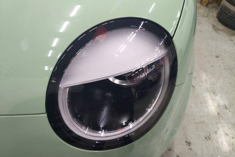 Used CHANGAN NEVO Lumin 2022 155 km – Refreshingly Sweet Edition Left Front Headlight