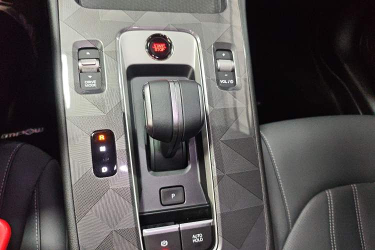 Used GAC Trumpchi EMPOW 2025 270T DCT Yingbao R-Style Dynamic Edition Gear Lever