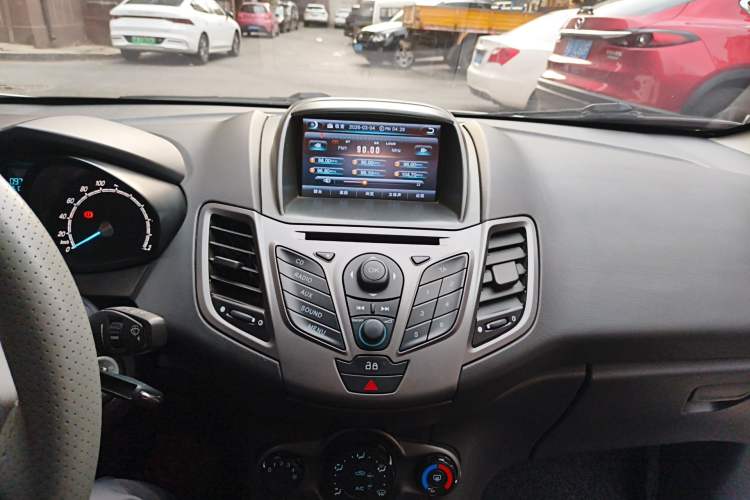 Used Ford Fiesta 2013 Hatchback 1.5L Manual Fashion Edition