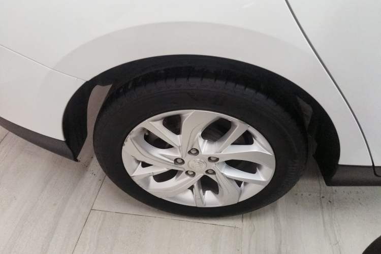 Used Buick Velite 6 2023 430km Range Commuter Version
