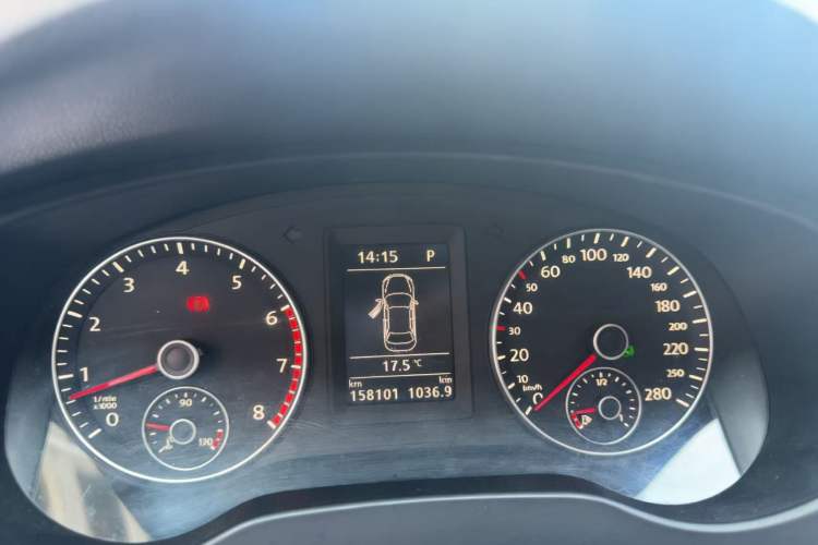 Used Volkswagen Sagitar 2014 Revised Version 1.4TSI Automatic Luxury Edition
