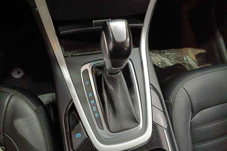 Used Ford Edge 2018 Facelifted EcoBoost 245 Two-Wheel-Drive Platinum Edition 5 Seats China V Emission Standard