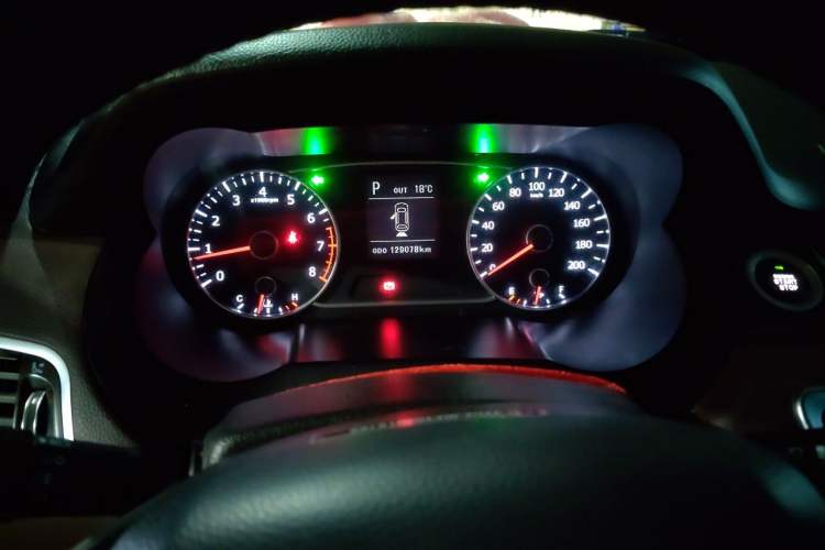 Used Land X7 2015 2.0T Panoramic Prestige Edition
