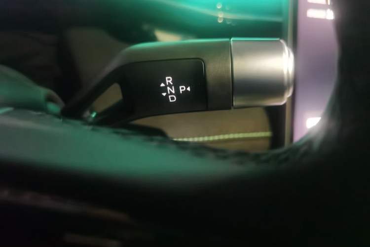 Used Geely Galaxy L6 2024 125km Creative Edition Gear Lever