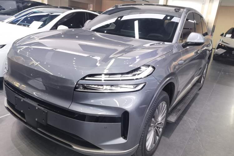 Used ONVO Luxeed L90 2025 Model—Ultra Six-Seater Version