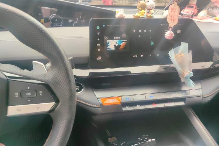 Used CHANGAN UNI-V 2022 1.5T Prestige Version
