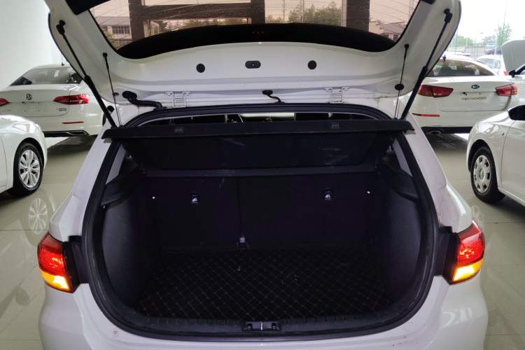 Used Kia KX Cross 2017 1.4L AT GLS